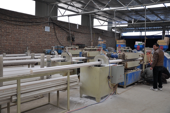 PVC方孔柵格管 生產(chǎn) (2)